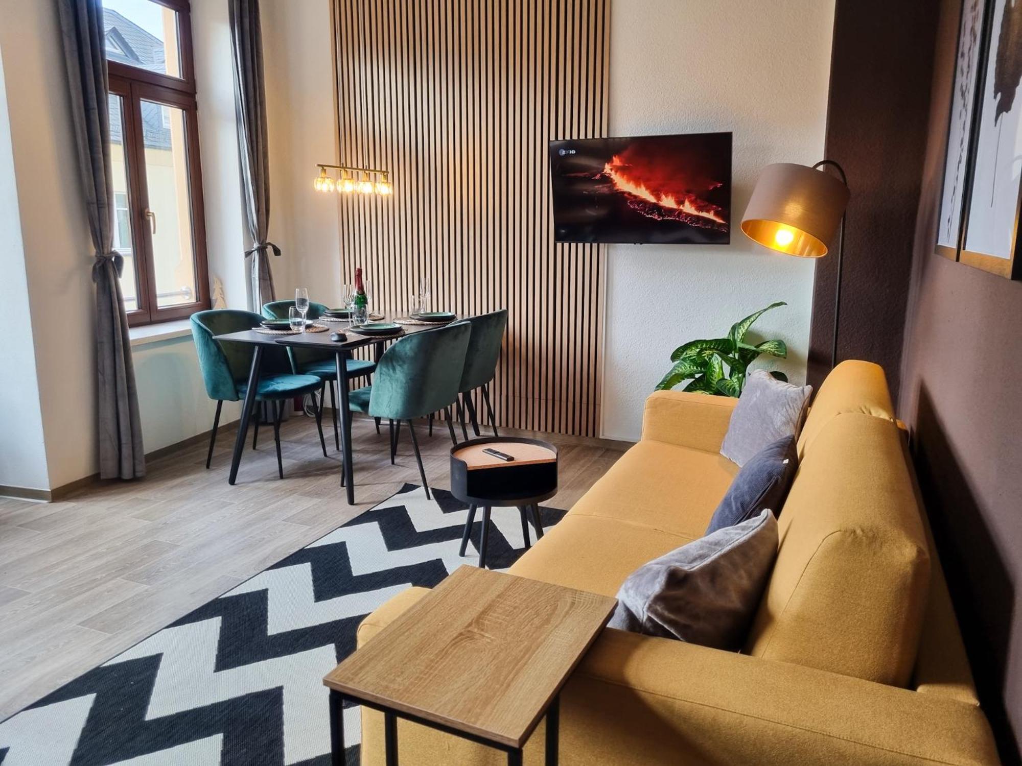 Maremar - Design Maisonette Altstadt - 4 Pers - 57Qm - Luxus Boxspringbett - Kueche - Arbeitsplatz - Privater Parkplatz Greiz Eksteriør bilde
